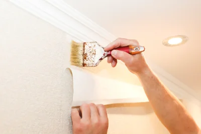 Pose de papier peint à Faverney — revêtements muraux et toiles de verre